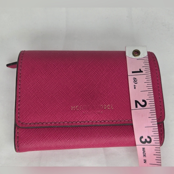 Henri Bendel Small Fuchsia Leather Wallet - Picture 10 of 10